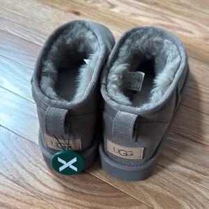 UGG Kids Brown Suede Shearling-Lined Slip-On Boots